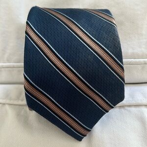 Jos. A. Bank signature collection tie
